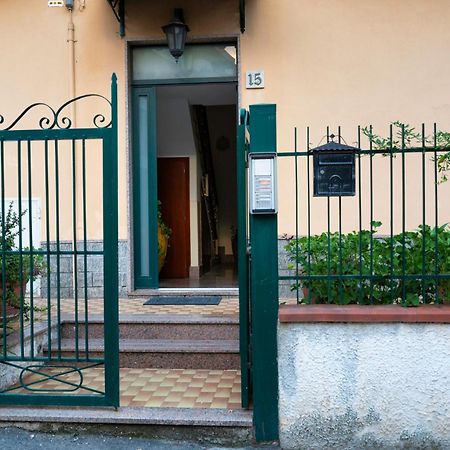 Atticus Apartment Giardini Naxos Bagian luar foto