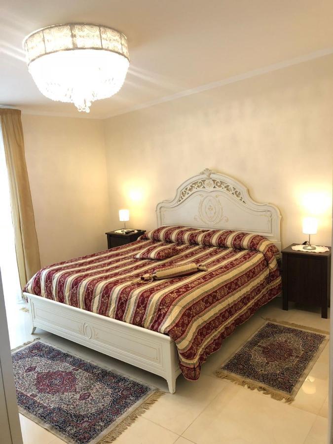 Atticus Apartment Giardini Naxos Bagian luar foto