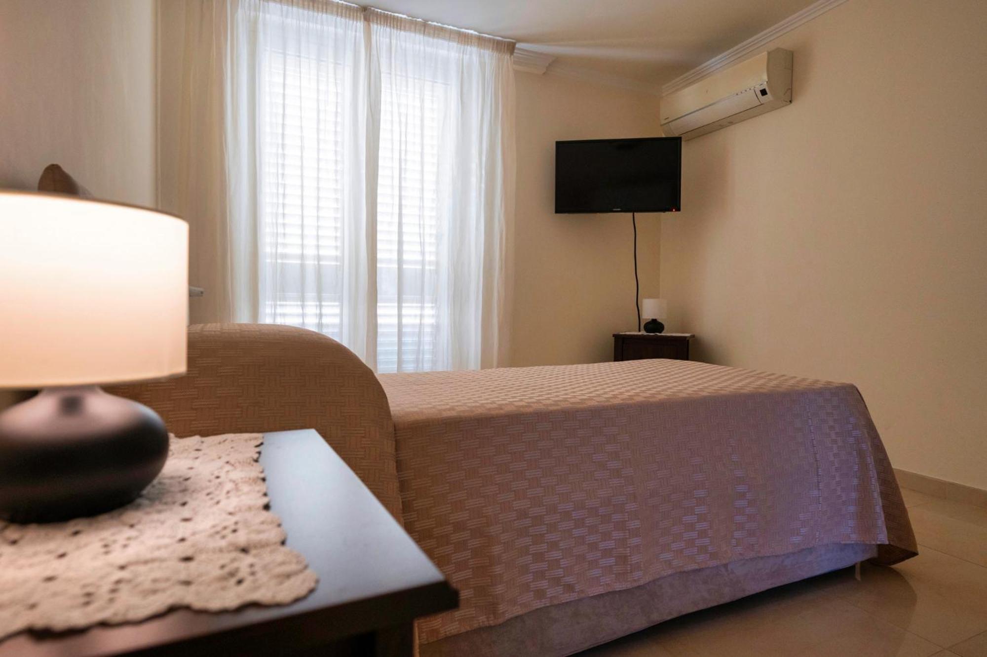 Atticus Apartment Giardini Naxos Bagian luar foto