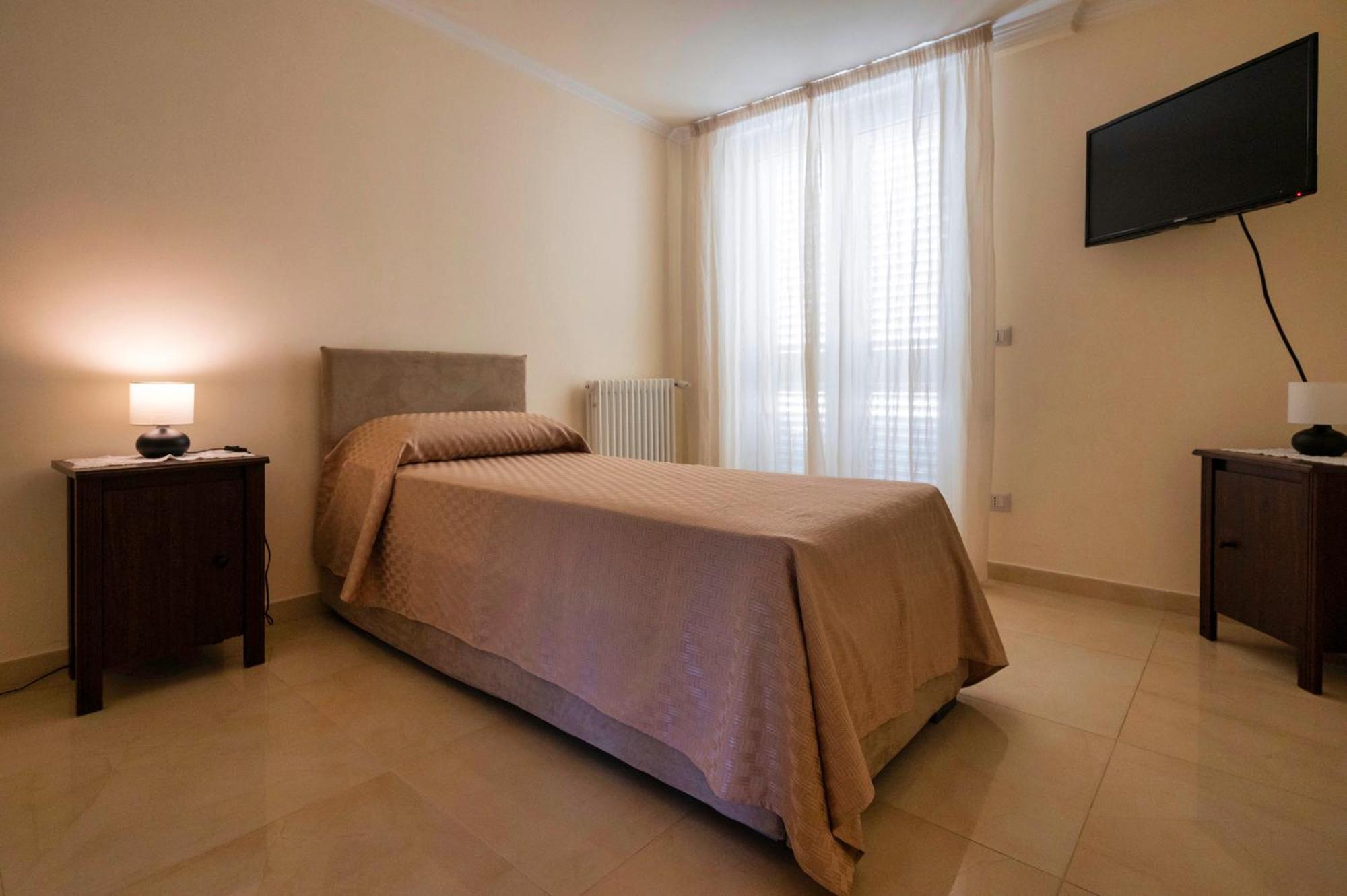 Atticus Apartment Giardini Naxos Bagian luar foto
