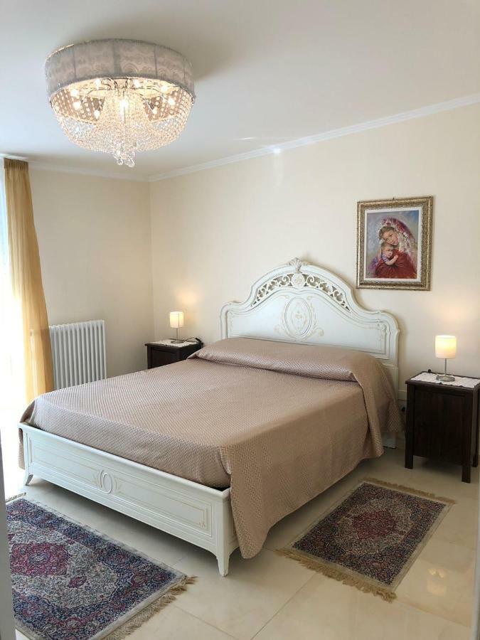 Atticus Apartment Giardini Naxos Bagian luar foto